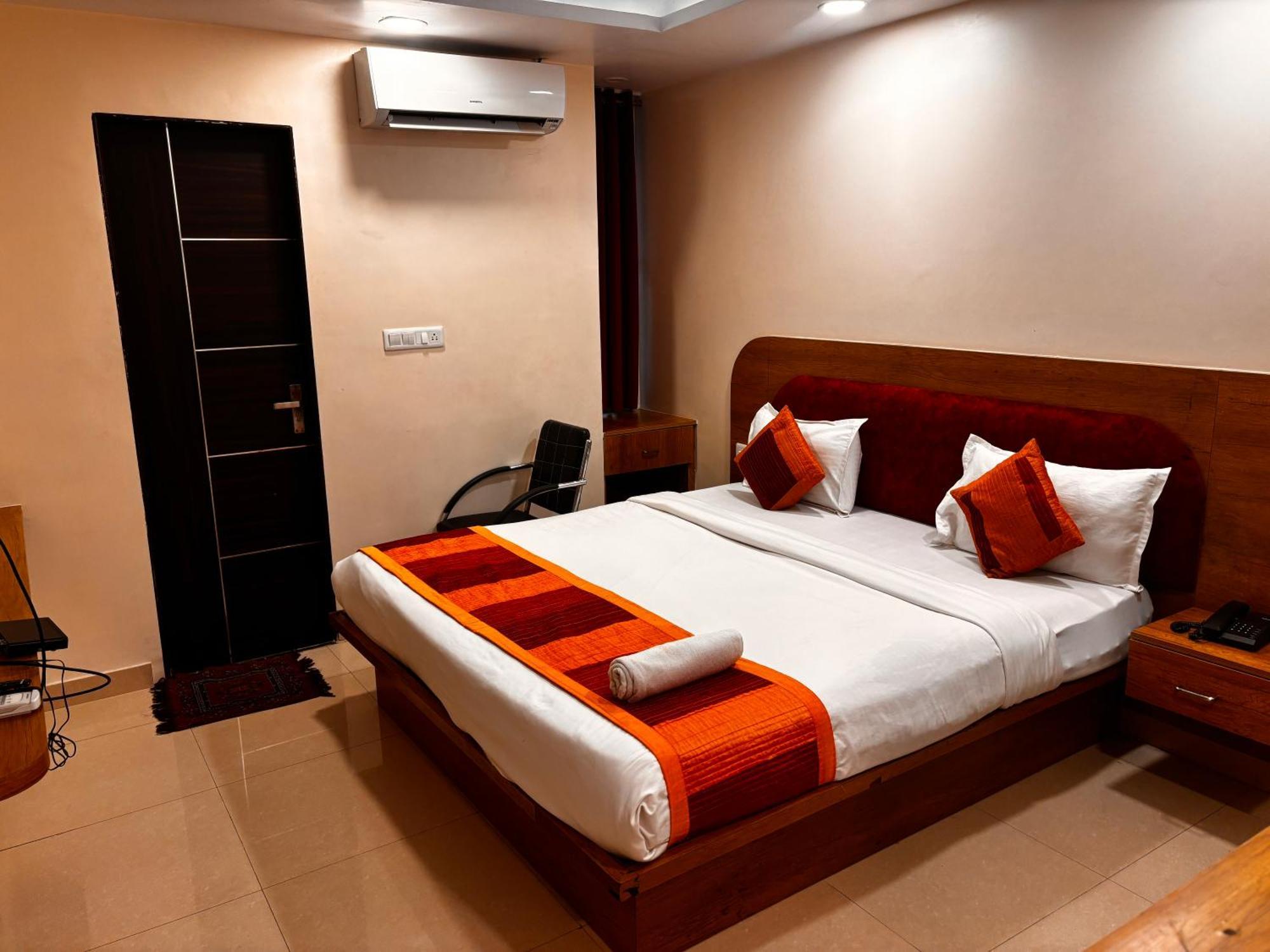 Hotel Gulabi Nagri, Malviya Nagar, Джапур Экстерьер фото